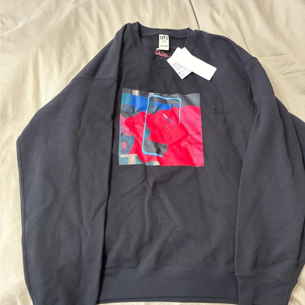 Kaws x Uniqlo Sweatshirt
